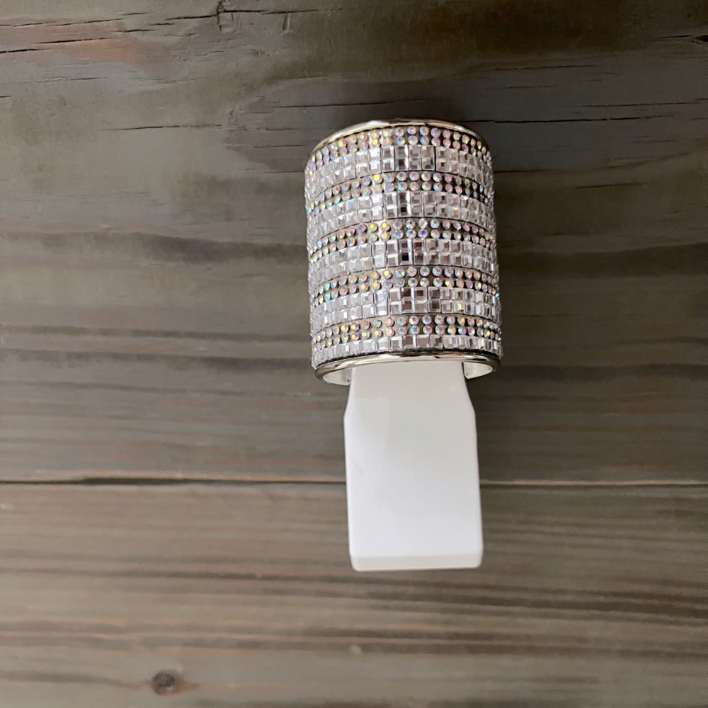 Bath and body works wallflower plug